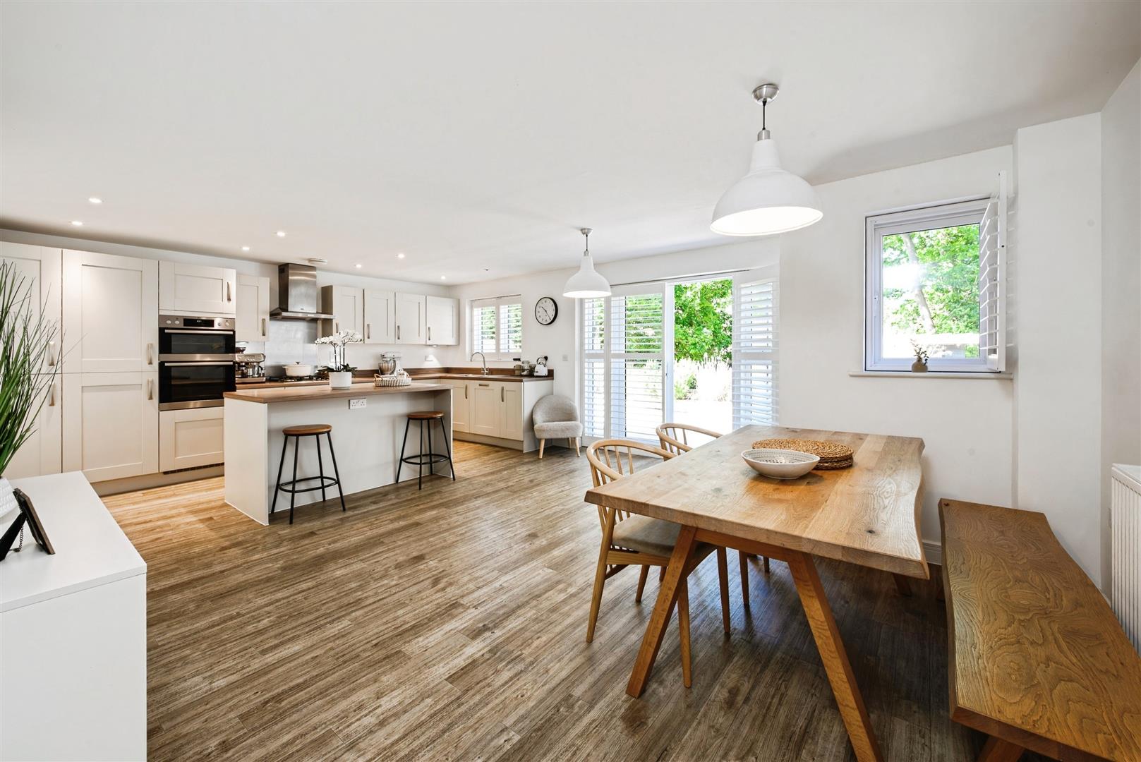 house for sale woodlands avenue