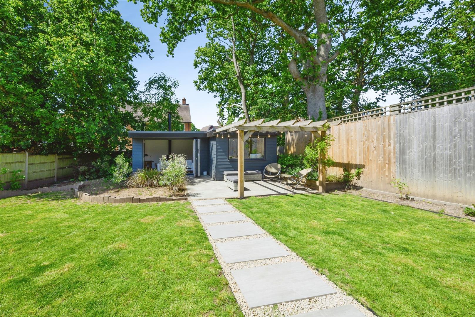 house for sale woodlands avenue
