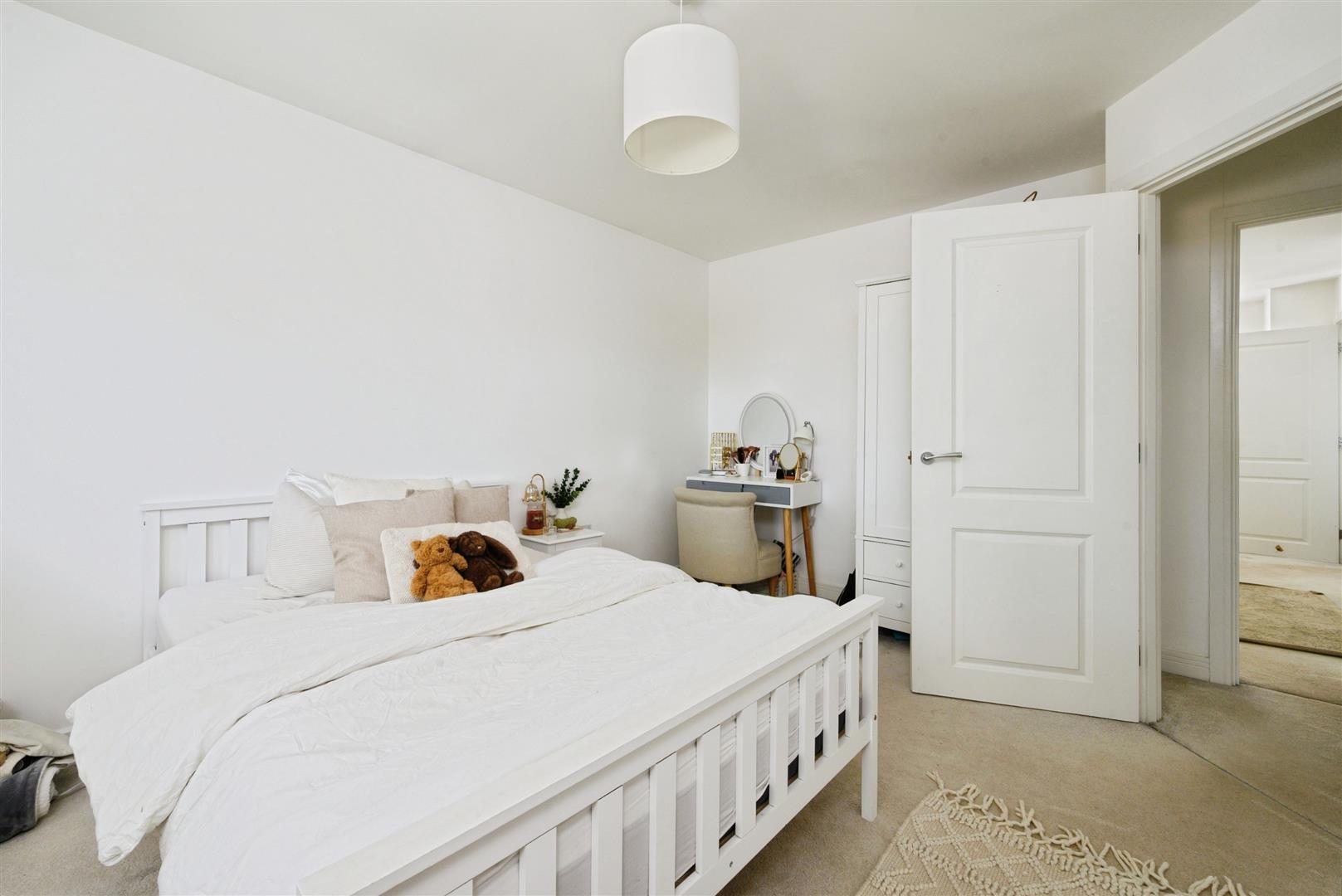 house for sale woodlands avenue