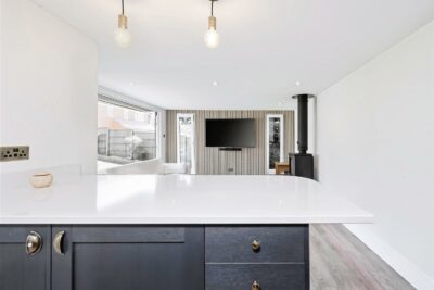 house for sale woodlands avenue