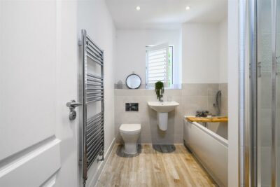 house for sale woodlands avenue