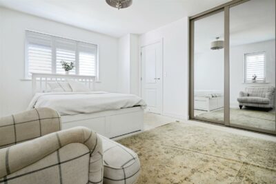 house for sale woodlands avenue