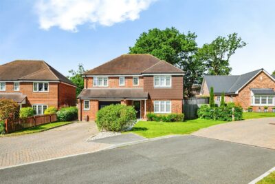 house for sale woodlands avenue