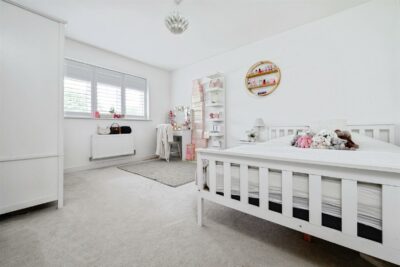 house for sale woodlands avenue