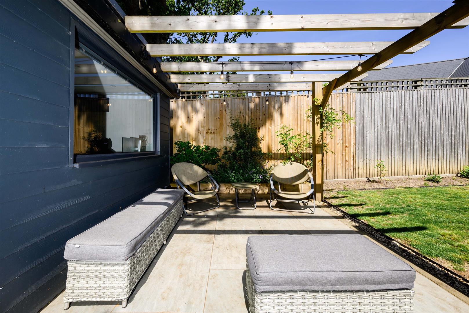 house for sale woodlands avenue