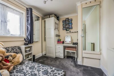 house for sale parkhouse farm way