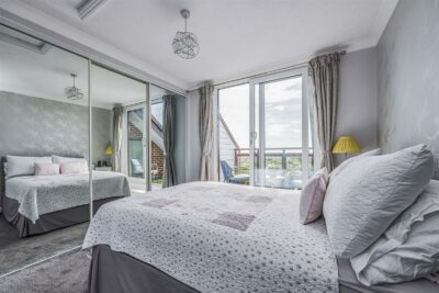house - townhouse for sale horse sands close