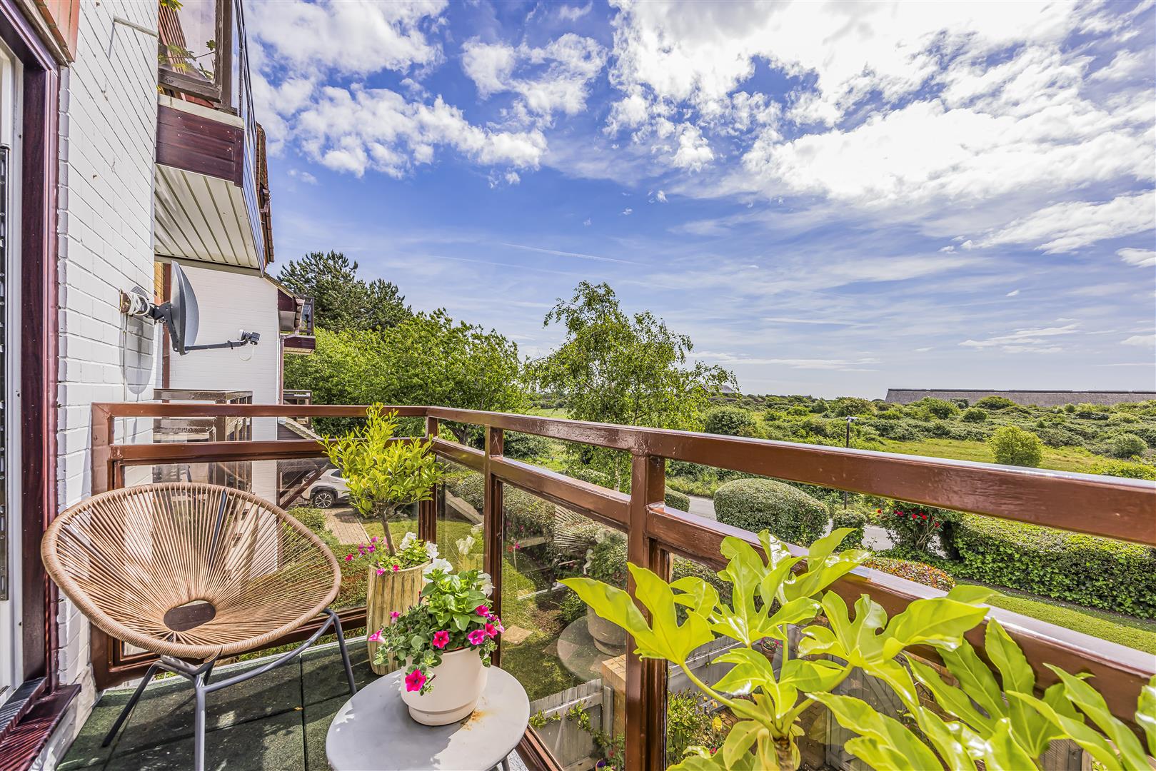 house - townhouse for sale horse sands close