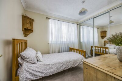 house - townhouse for sale horse sands close