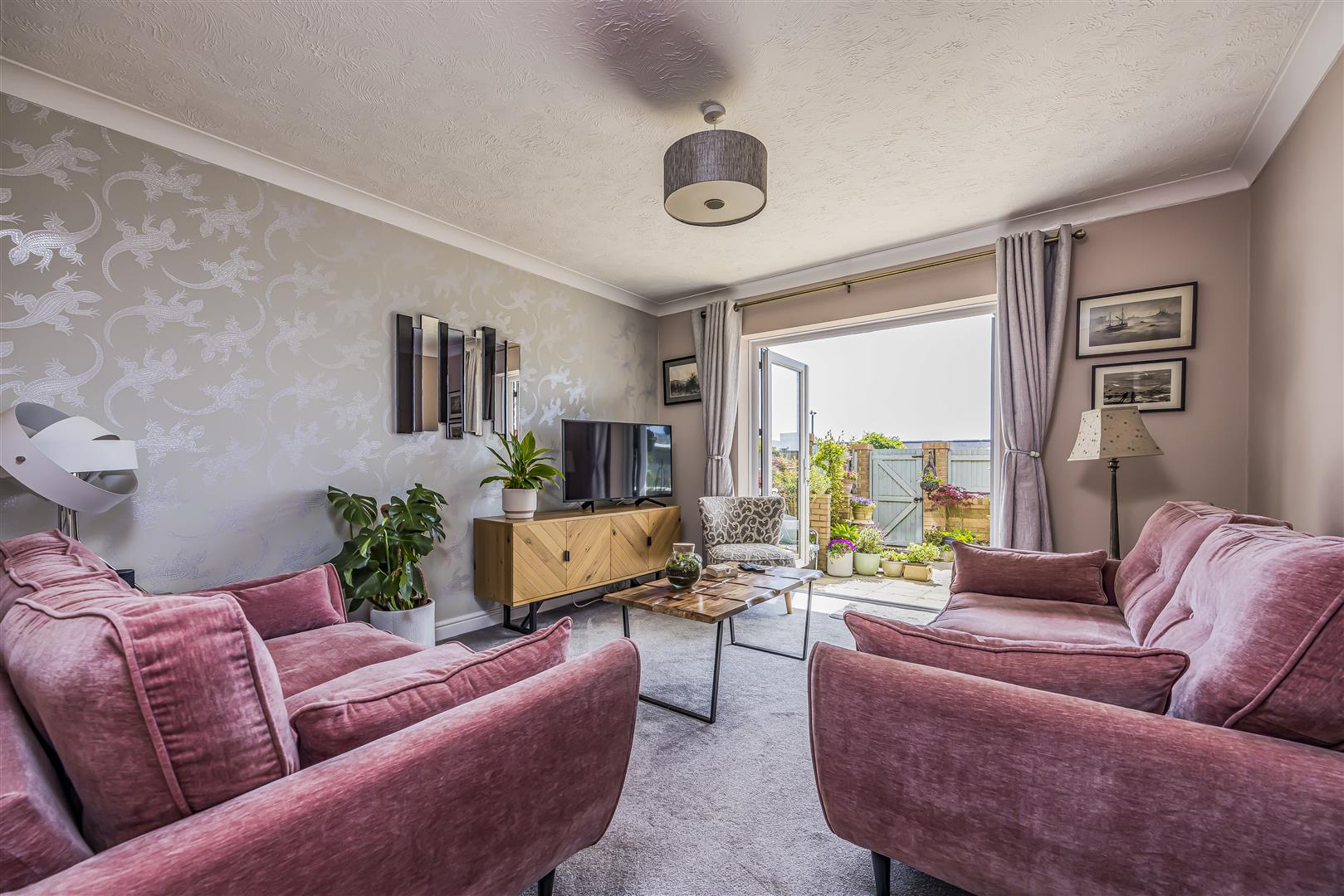 house - townhouse for sale horse sands close