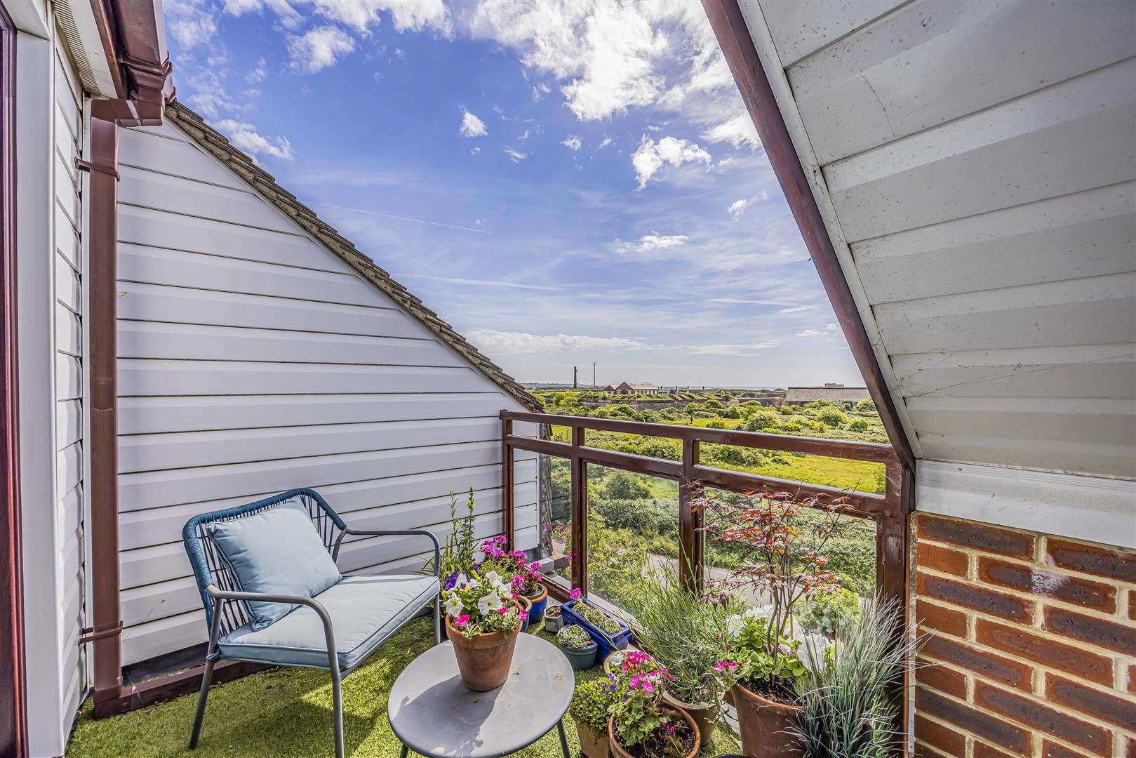 house - townhouse for sale horse sands close