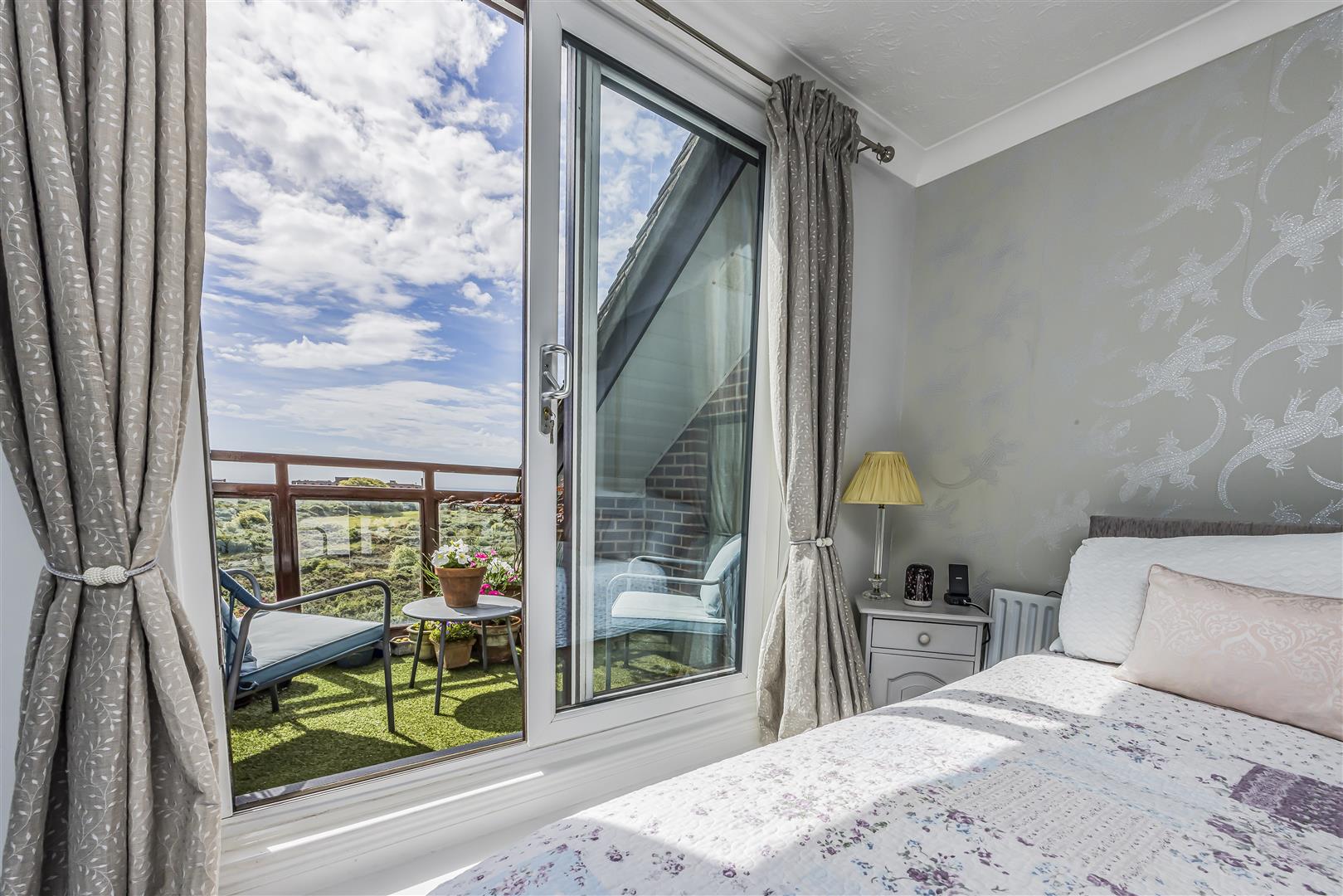 house - townhouse for sale horse sands close