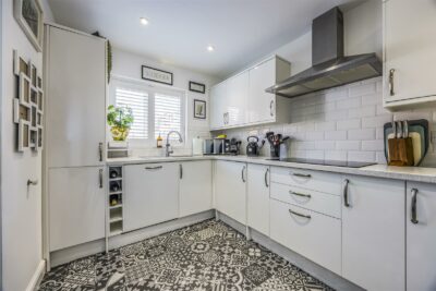 house - townhouse for sale horse sands close