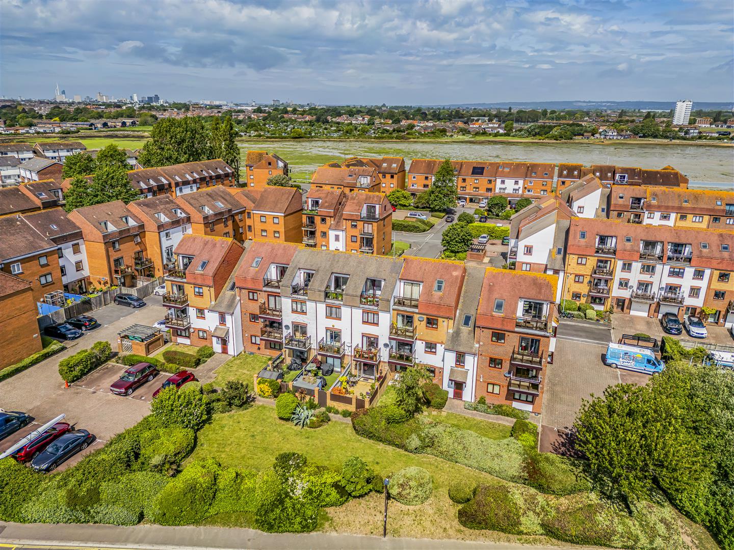 house - townhouse for sale horse sands close