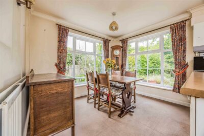 house - detached for sale oakmeadow close