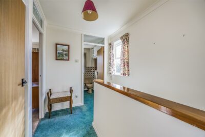 house - detached for sale oakmeadow close