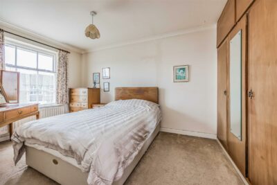 house - detached for sale oakmeadow close