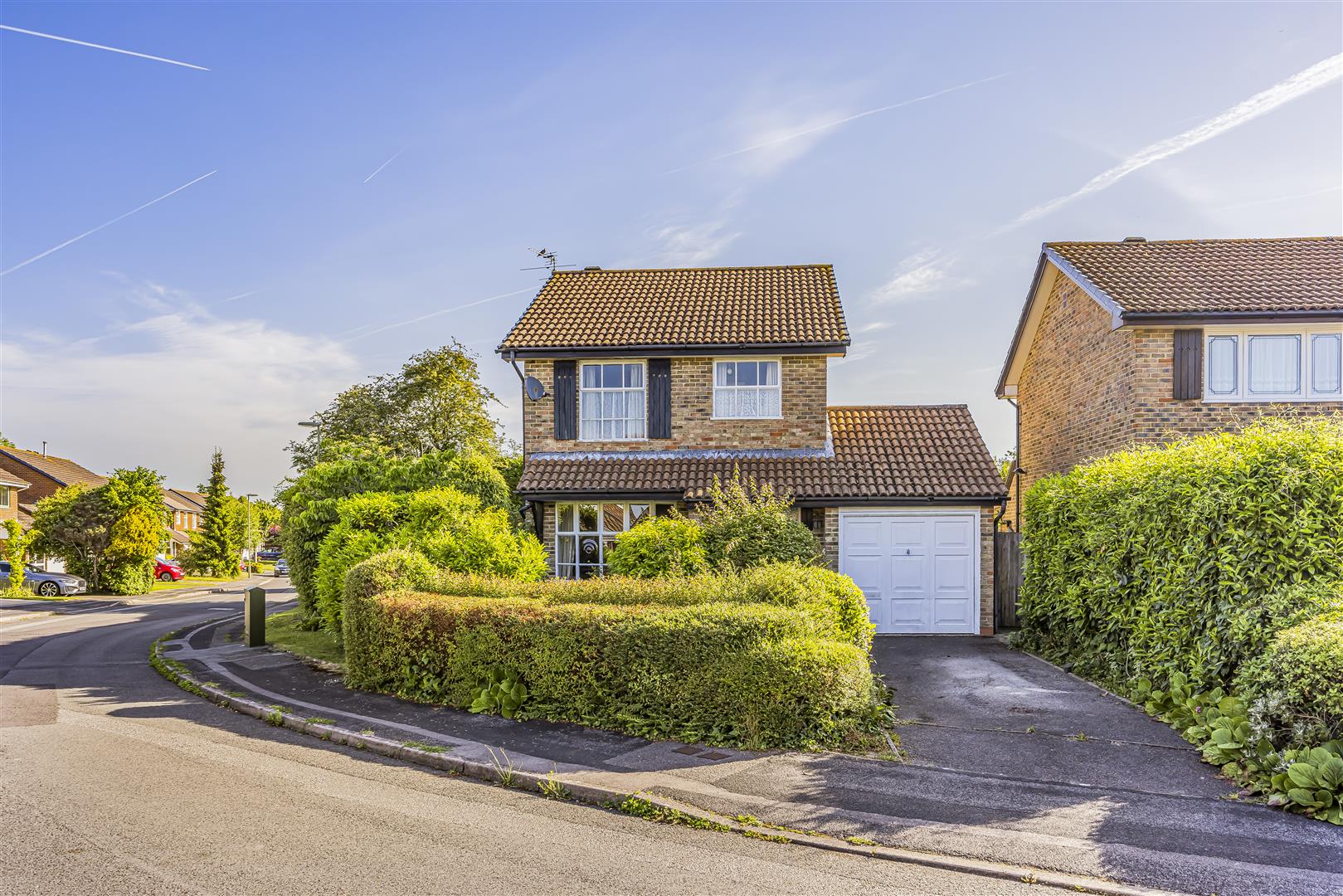 house - detached for sale oakmeadow close