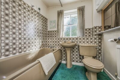 house - detached for sale oakmeadow close