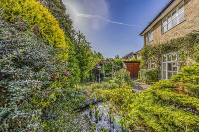 house - detached for sale oakmeadow close