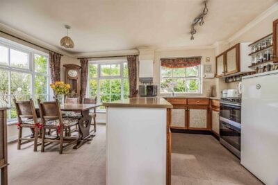 house - detached for sale oakmeadow close