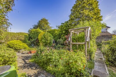 house - detached for sale oakmeadow close
