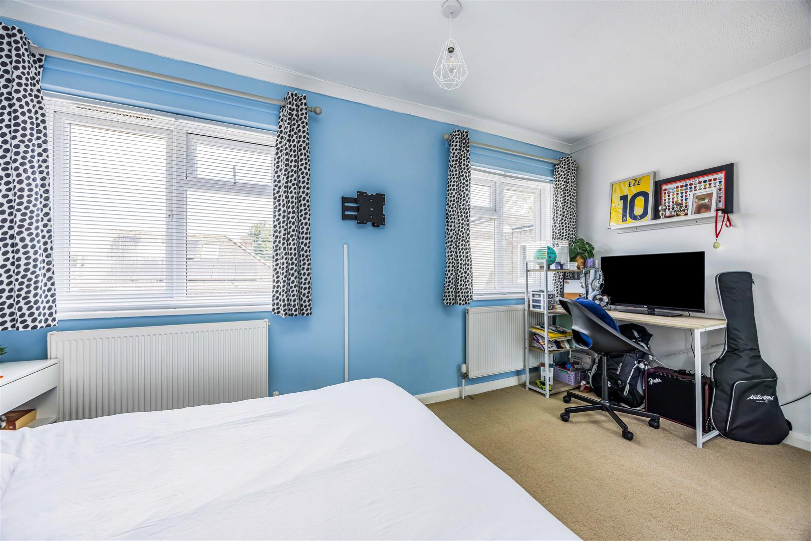 house for sale rampart gardens