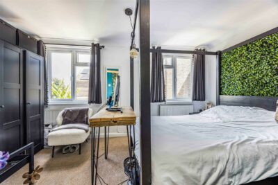 house for sale rampart gardens