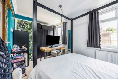 house for sale rampart gardens