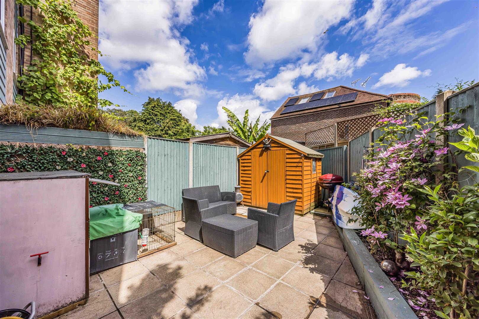 house for sale rampart gardens
