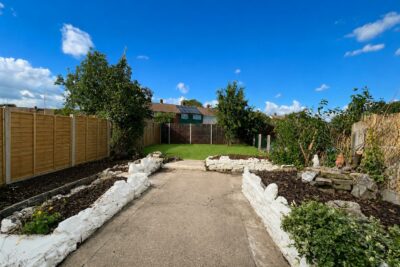 house - terraced for rent barncroft way