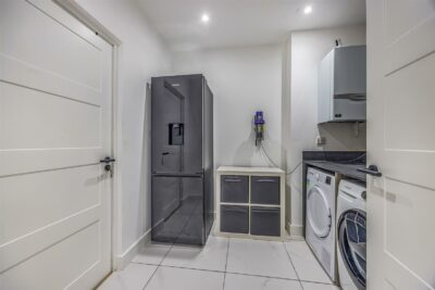 house - semi-detached for sale park avenue