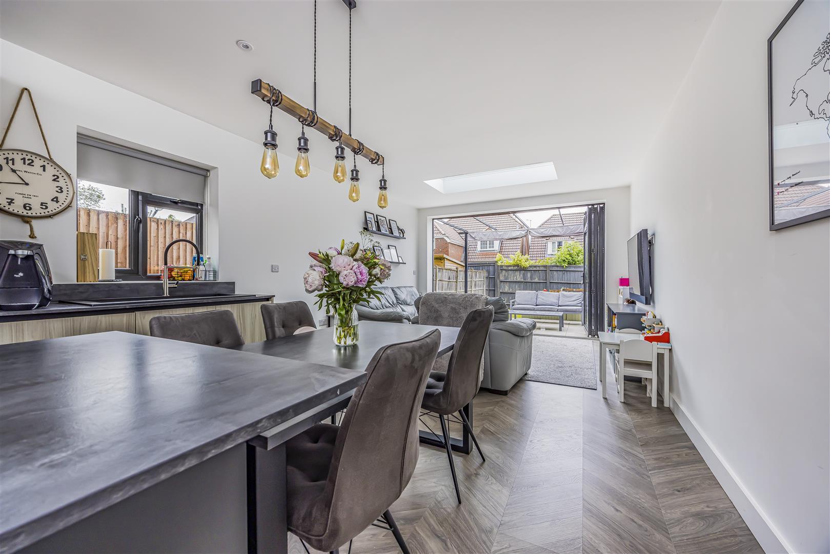 house - semi-detached for sale park avenue