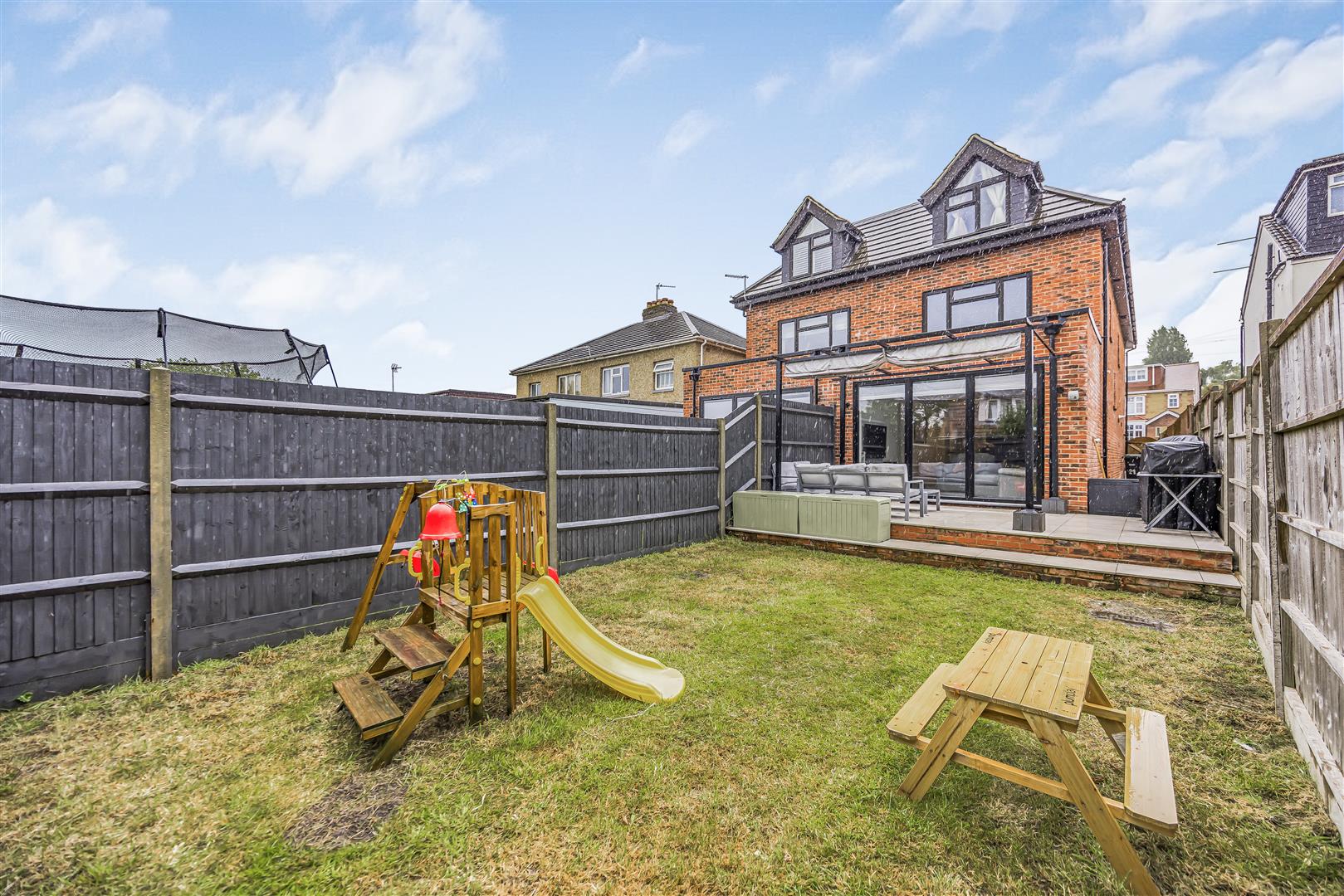 house - semi-detached for sale park avenue