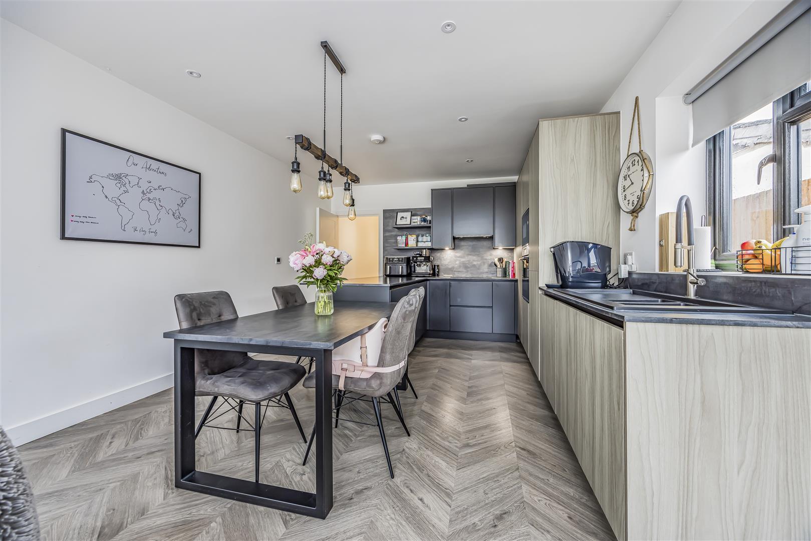 house - semi-detached for sale park avenue