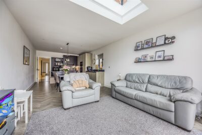 house - semi-detached for sale park avenue