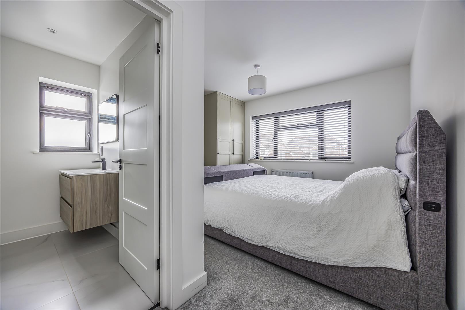 house - semi-detached for sale park avenue