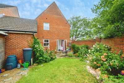 house - detached for sale glenleigh park