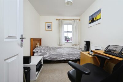 house - detached for sale glenleigh park