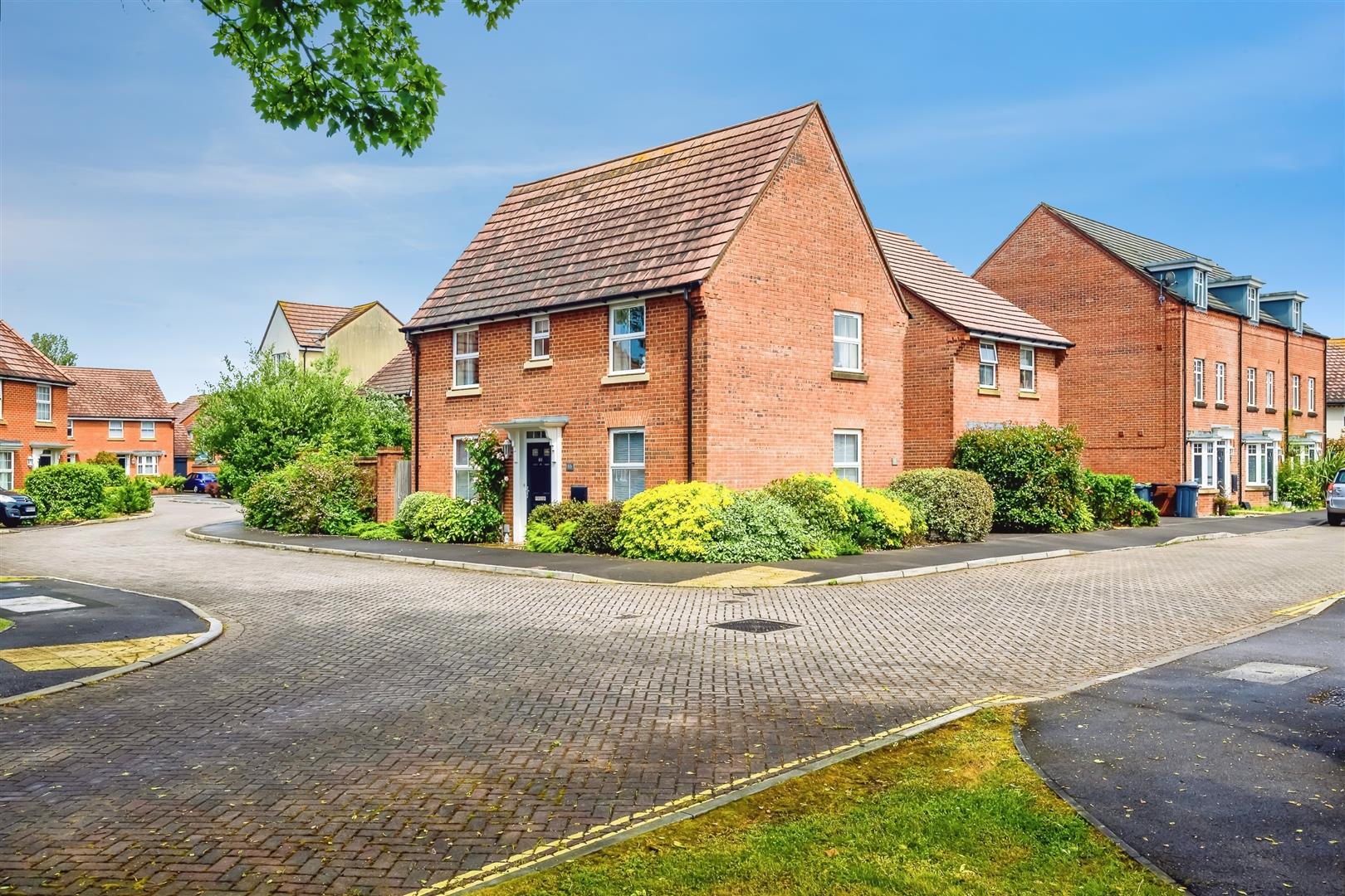 house - detached for sale glenleigh park