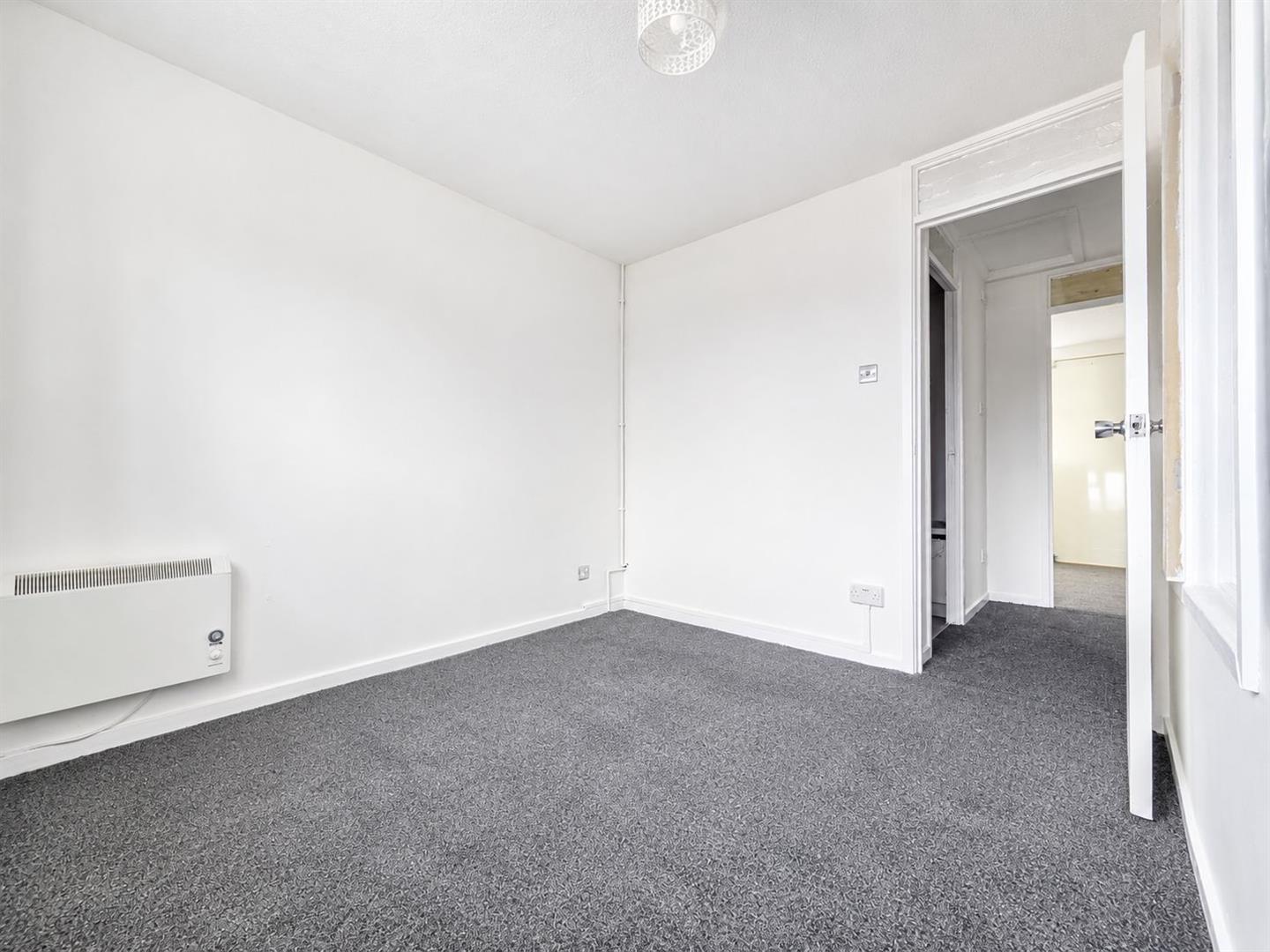 house - terraced for sale greetham street