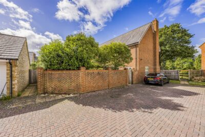 house - end terrace for sale skylark avenue