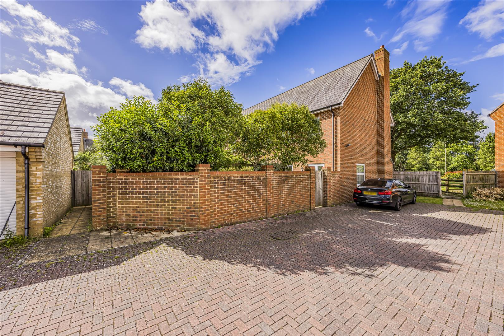 house - end terrace for sale skylark avenue