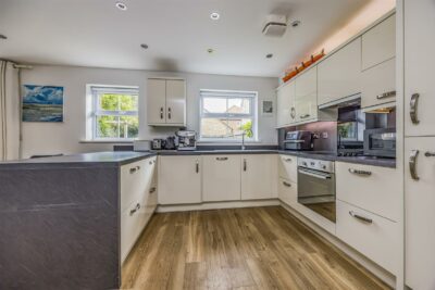 house - end terrace for sale skylark avenue