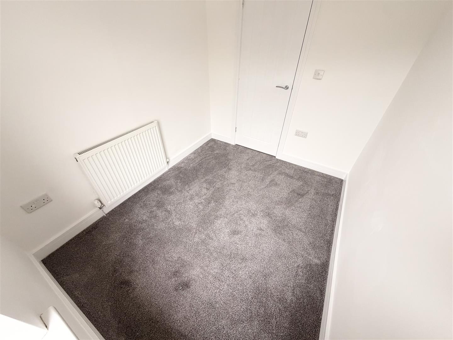 house - terraced for rent brown street