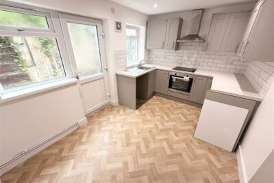 house - terraced for rent brown street