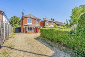house - detached for sale main road