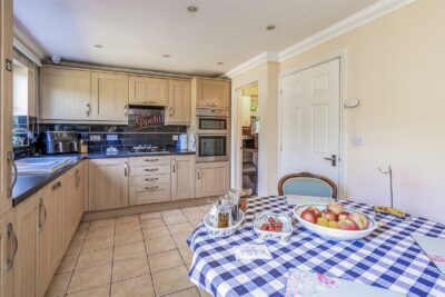 house - detached for sale robinson close