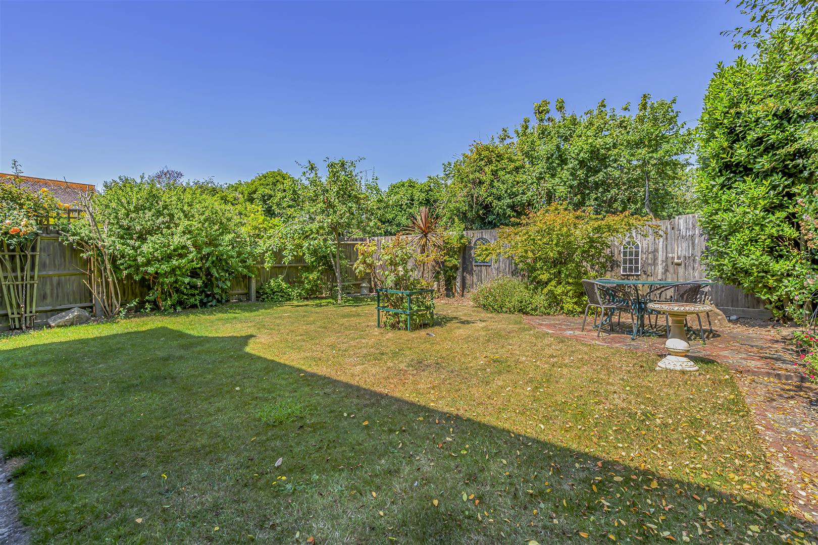house - detached for sale robinson close