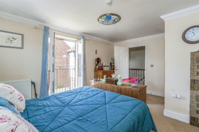 house - detached for sale robinson close
